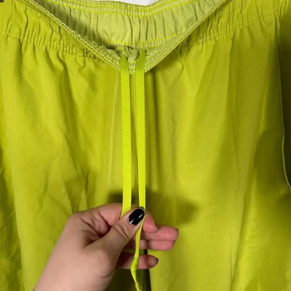 Nike Dri Fit Lightweight Neon Yellow Shorts‎ Large - Picture 5 of 8